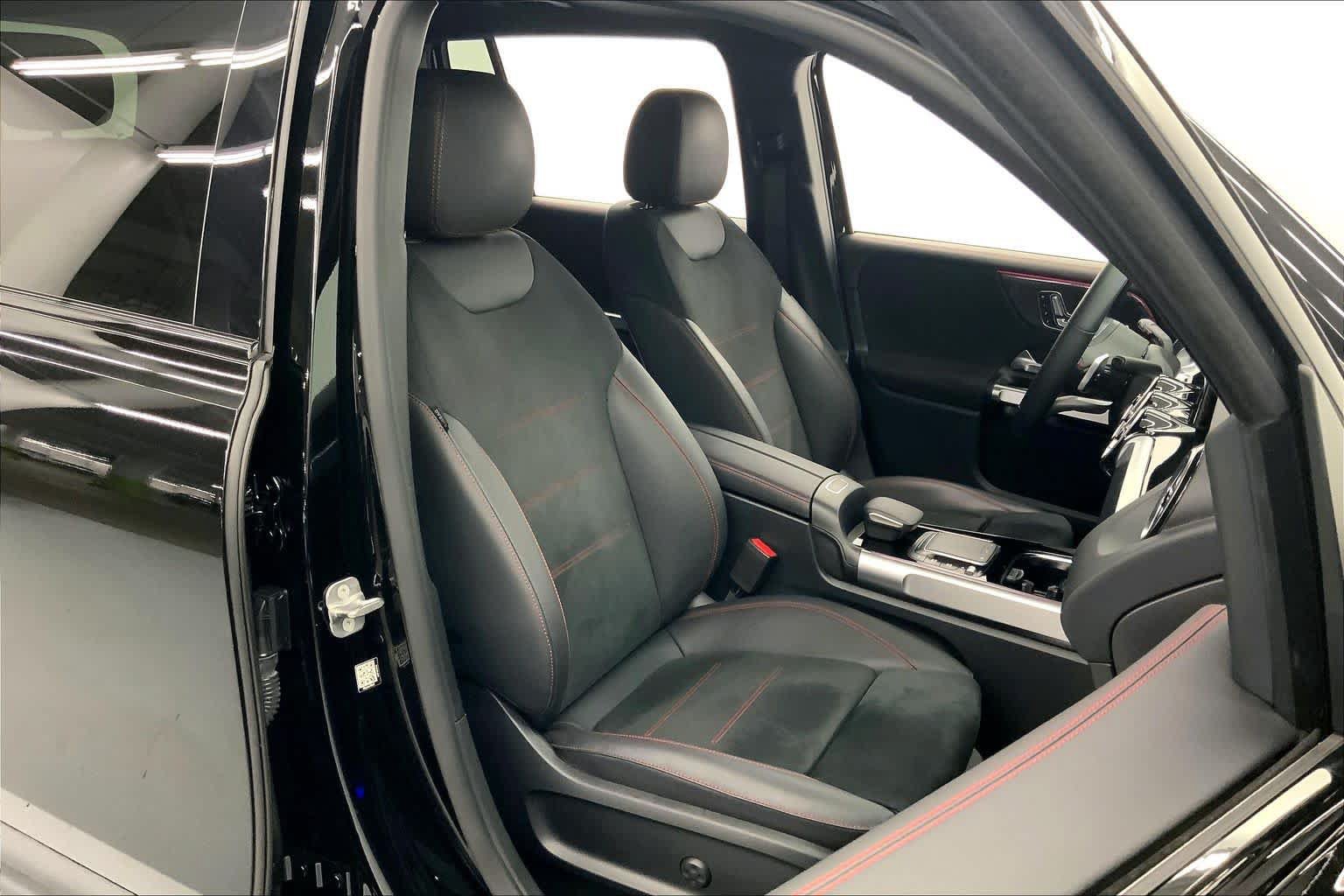 Certified 2023 Mercedes-Benz GLB 250 image 11