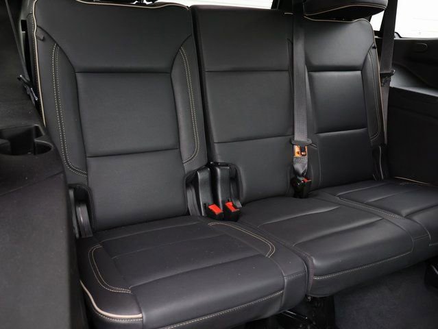Used 2022 GMC Yukon SLT w/ SLT Premium Package image 17
