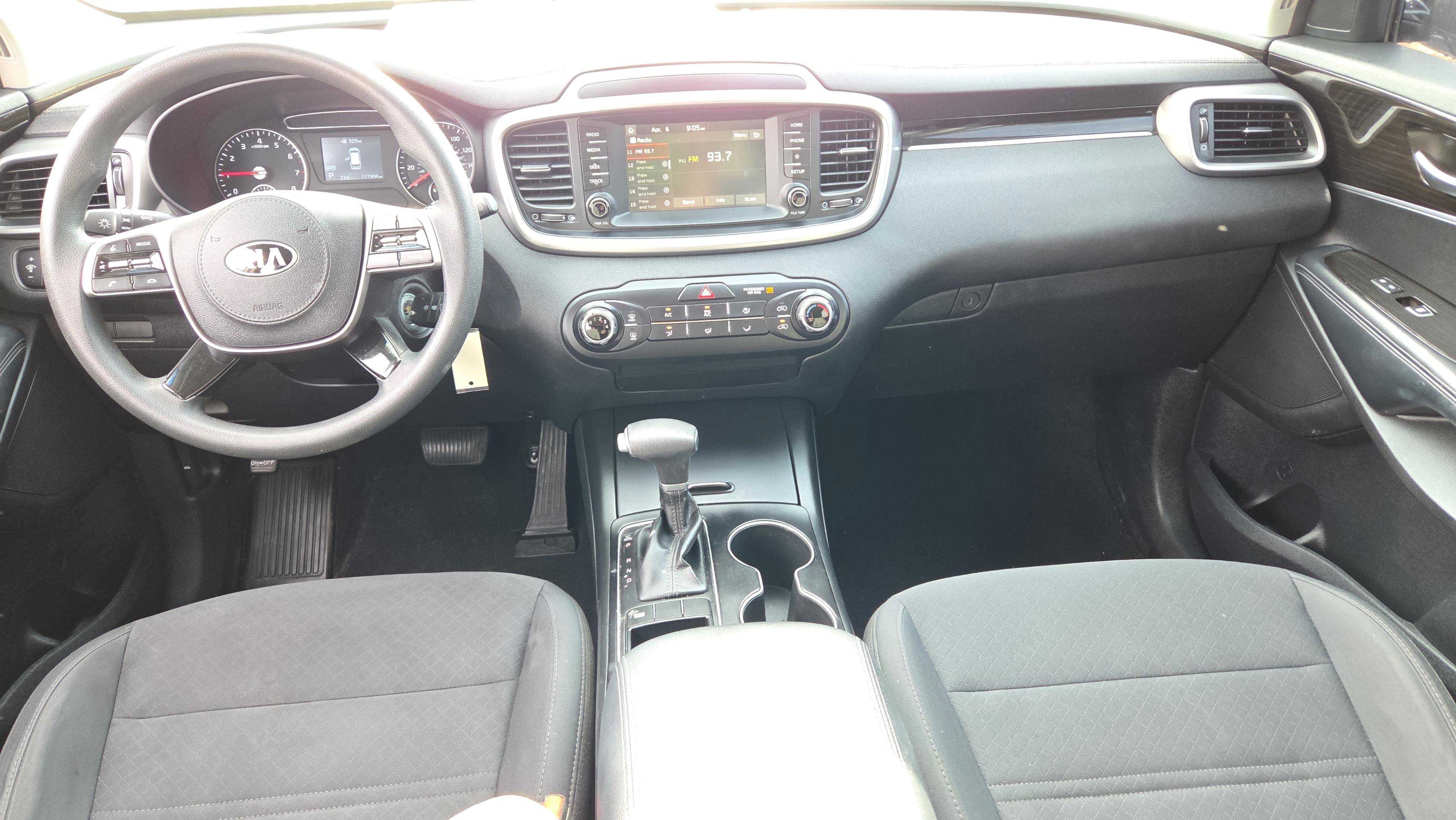 Used 2020 Kia Sorento LX image 12