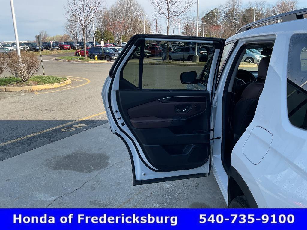 Certified 2025 Honda Pilot Elite image 17