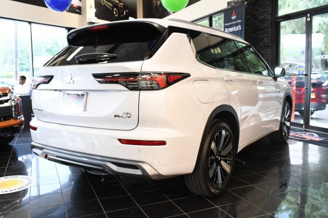 New 2026 Mitsubishi Outlander SEL AWD/4WD image 17