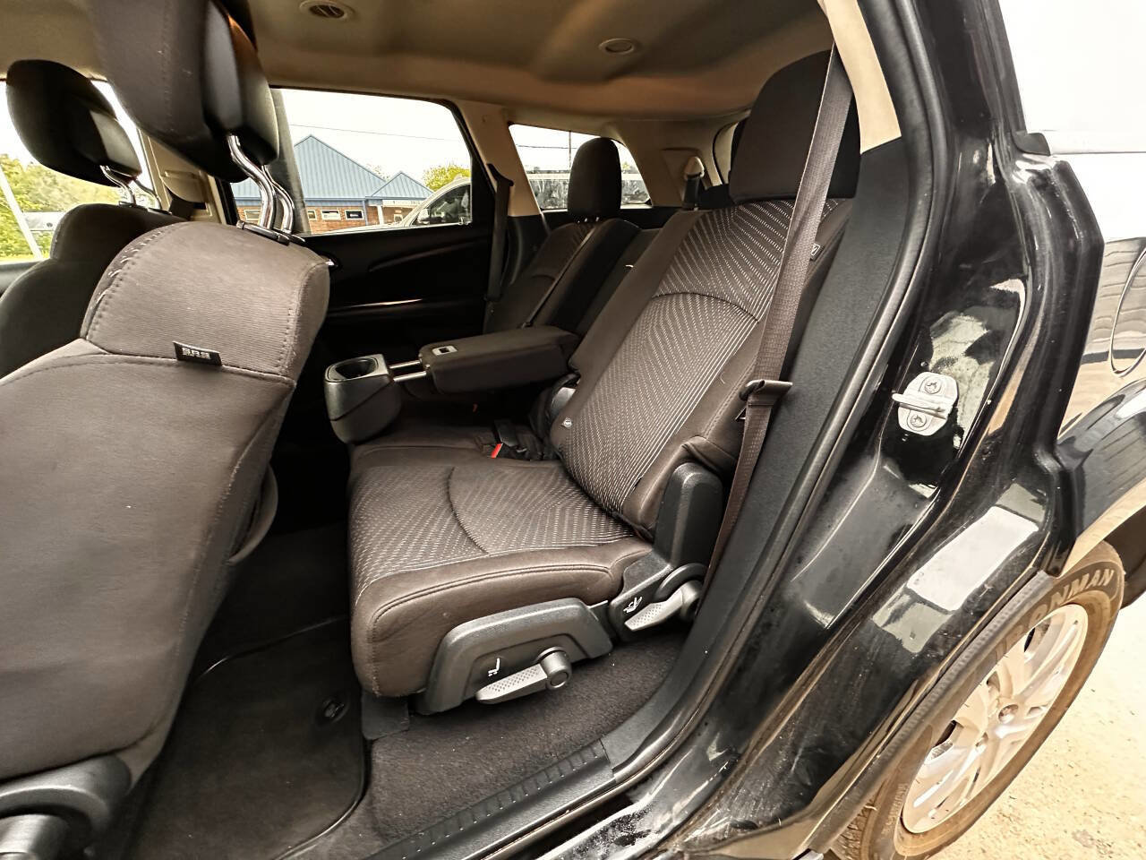 Used 2017 Dodge Journey SE w/ Flexible Seating Group FWD image 11