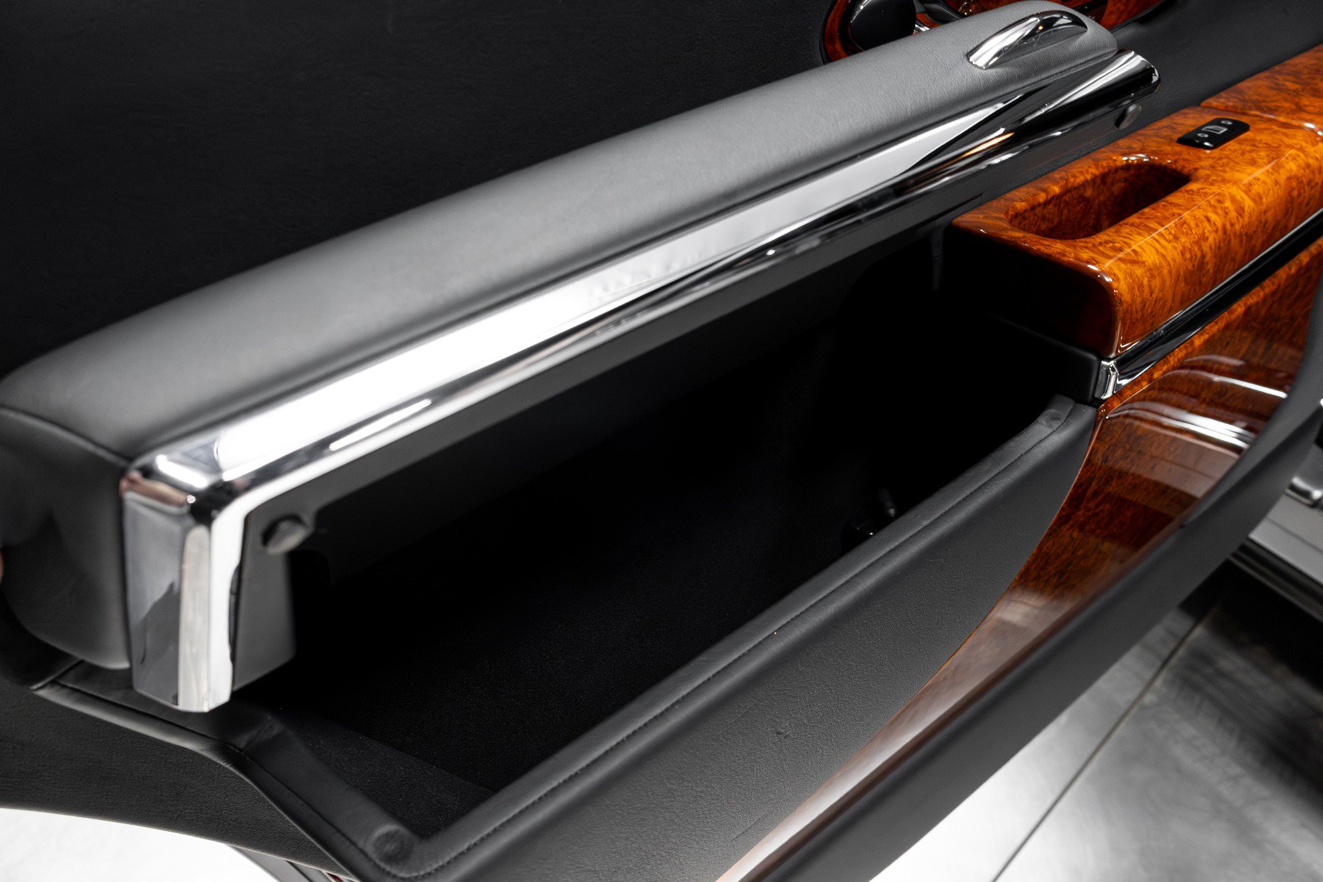 Used 2004 Maybach 57 image 49