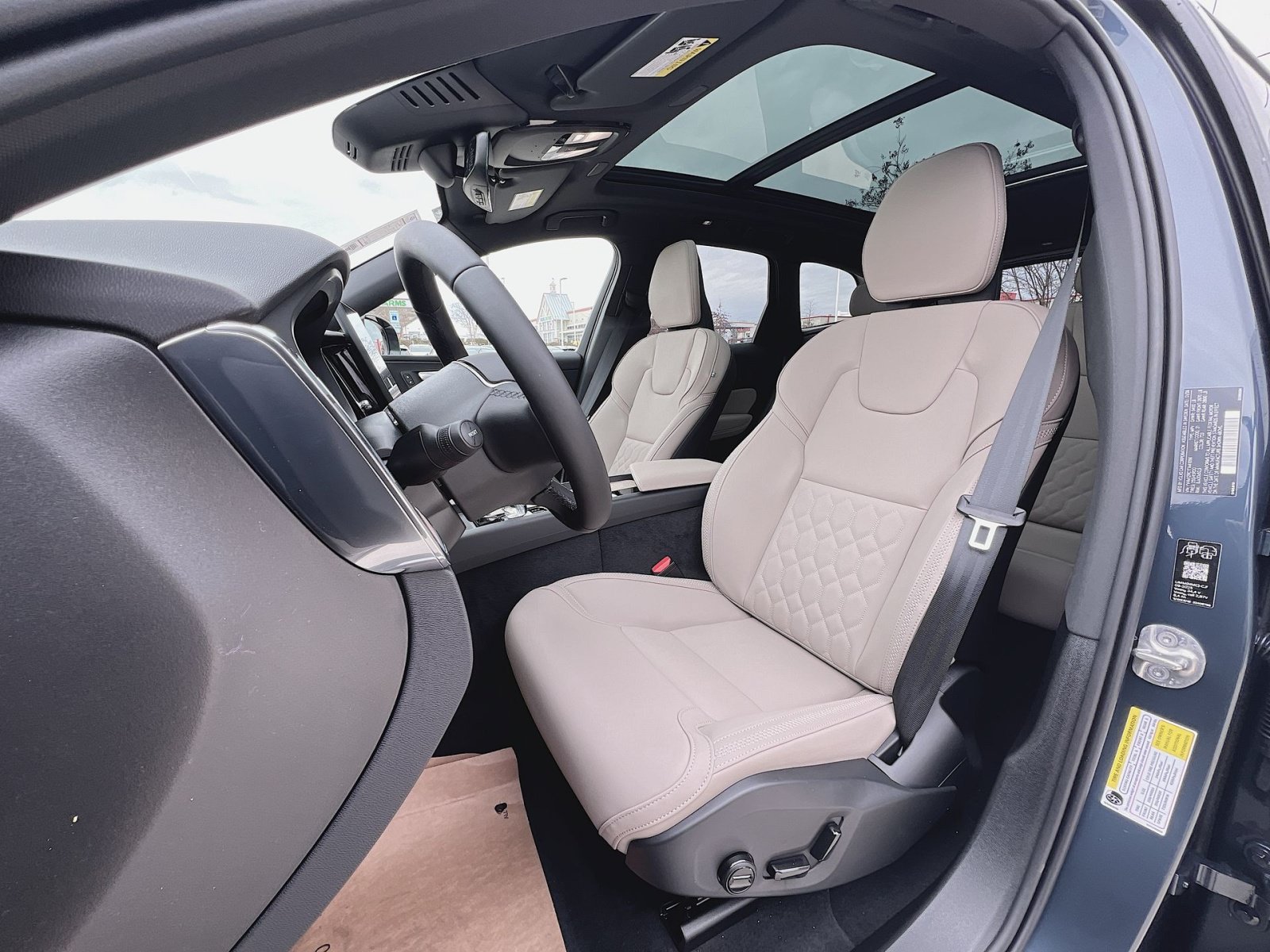 New 2026 Volvo XC60 B5 Plus w/ Climate Package AWD/4WD image 21