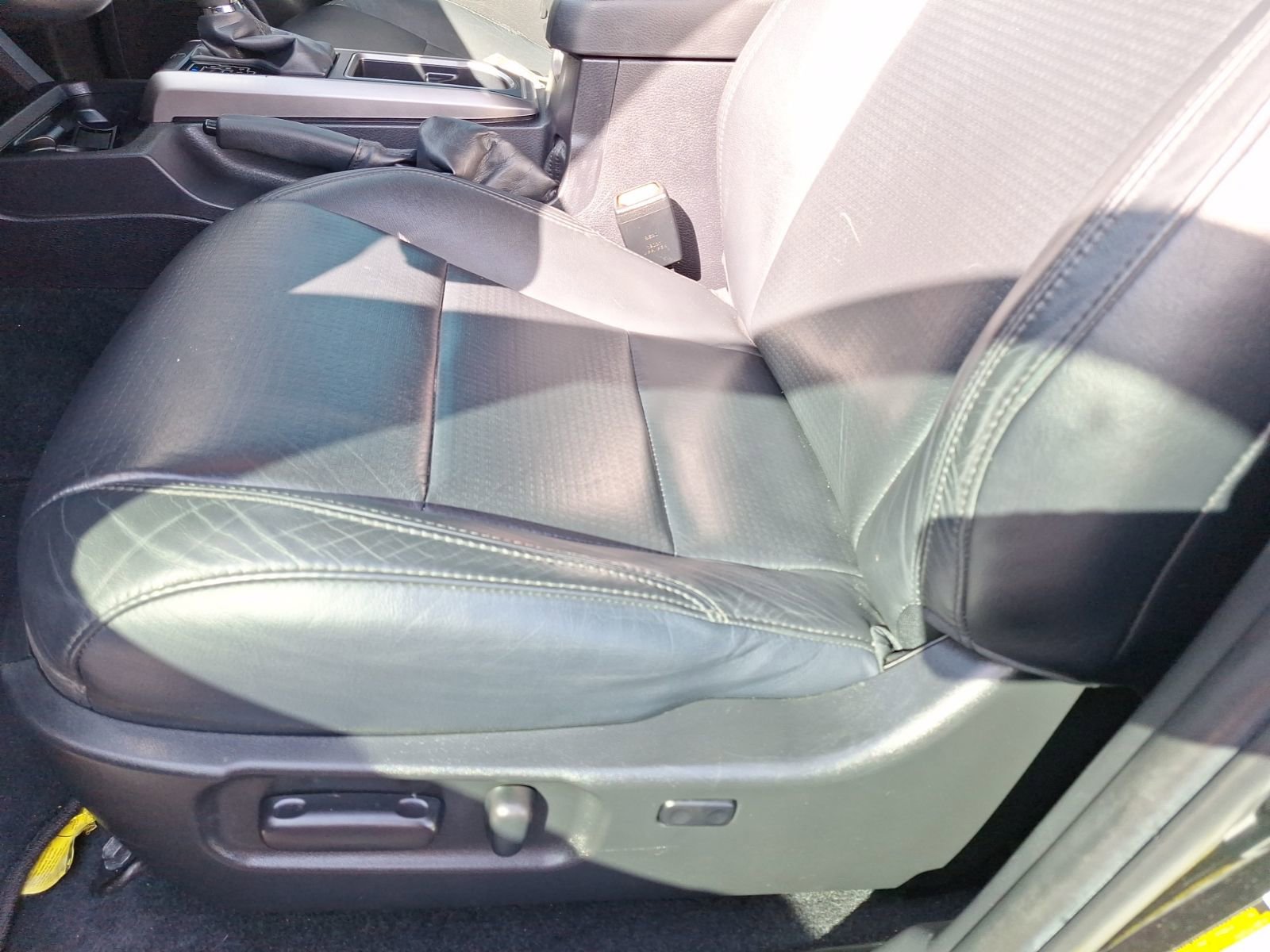 Used 2022 Toyota Tacoma Limited image 19