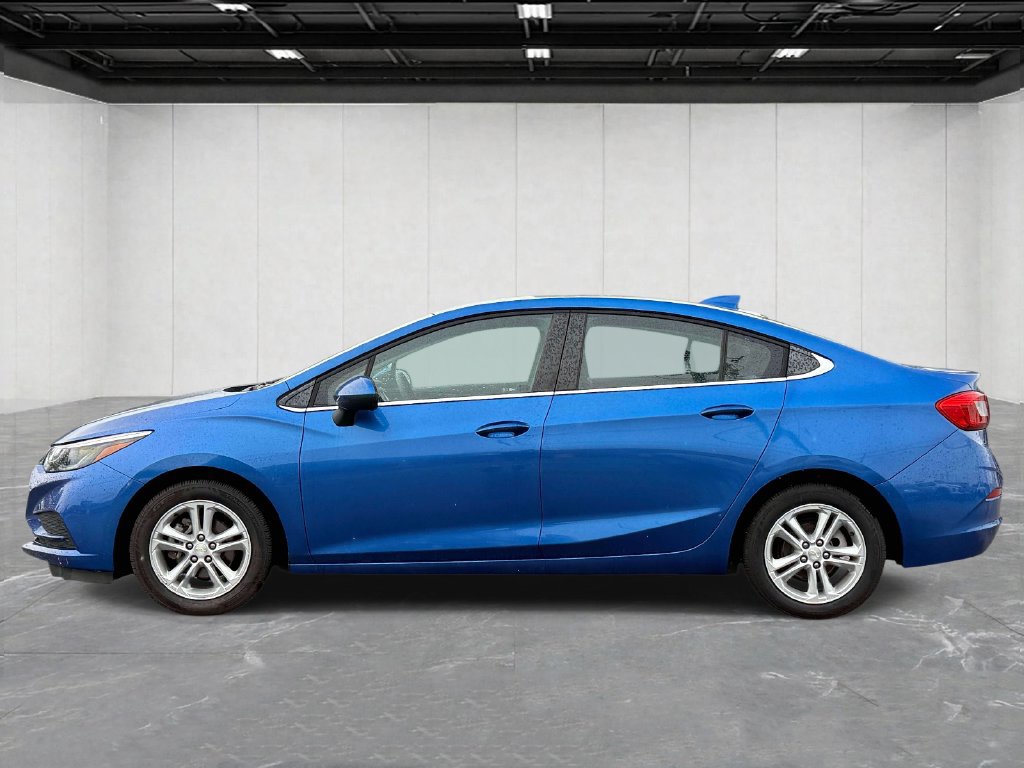 Used 2017 Chevrolet Cruze LT FWD image 5