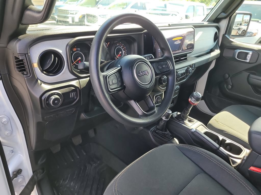 Used 2024 Jeep Wrangler Sport AWD/4WD image 10