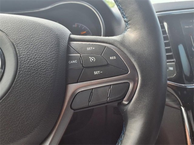 Used 2019 Jeep Grand Cherokee Laredo image 16