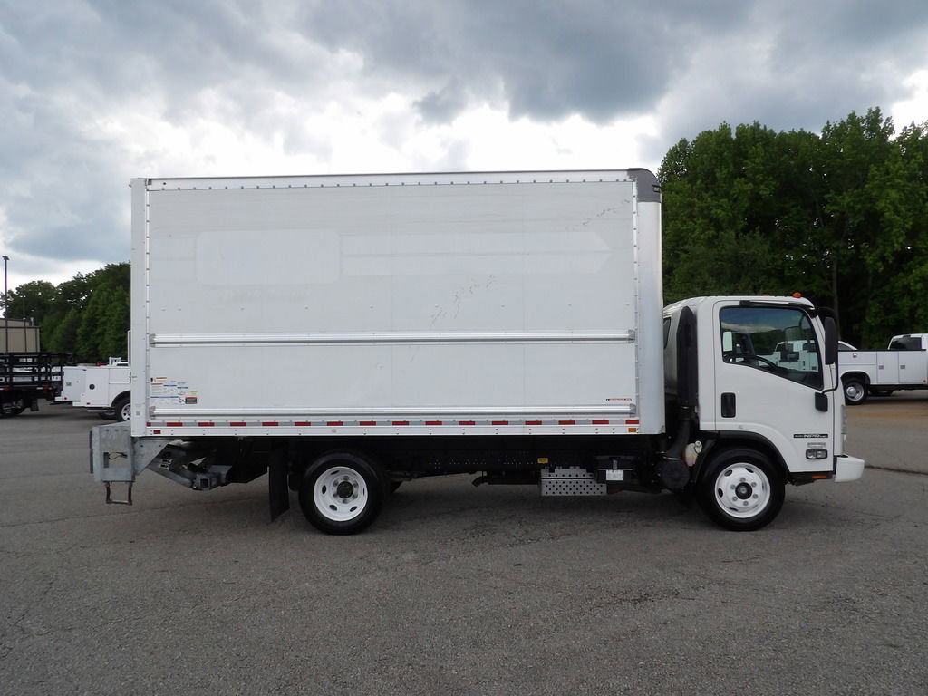 Used 2020 Isuzu NPR RWD image 9