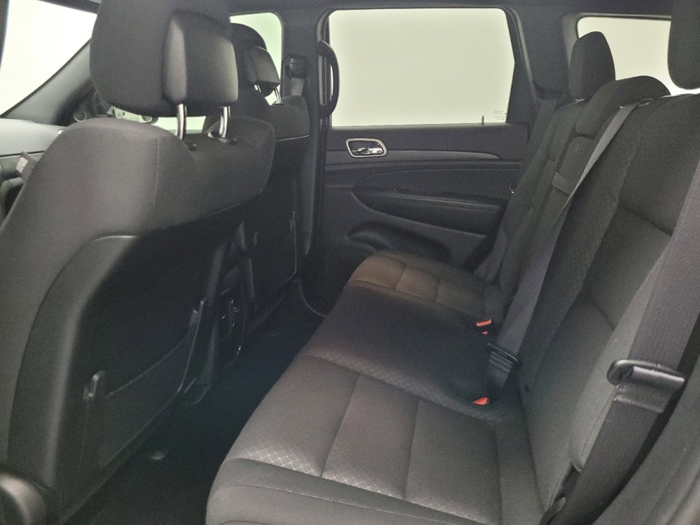 Used 2019 Jeep Grand Cherokee Laredo image 18