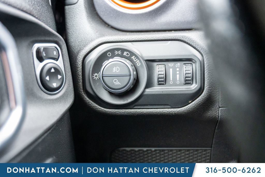 Used 2021 Jeep Gladiator Mojave w/ Cold Weather Group image 17