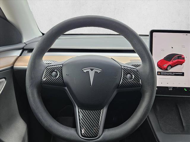 Used 2024 Tesla Model Y Long Range AWD/4WD image 16