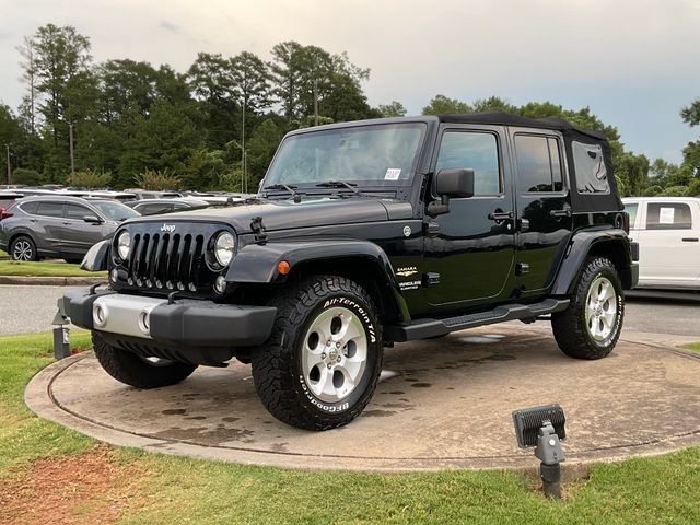 Used 2015 Jeep Wrangler Unlimited Sahara w/ Connectivity Group AWD/4WD image 3