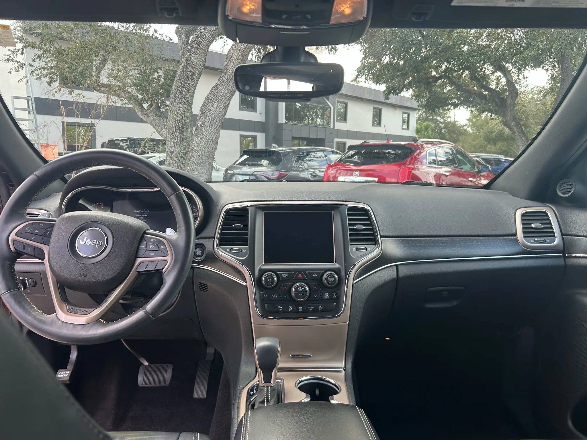 Used 2017 Jeep Grand Cherokee Limited image 13