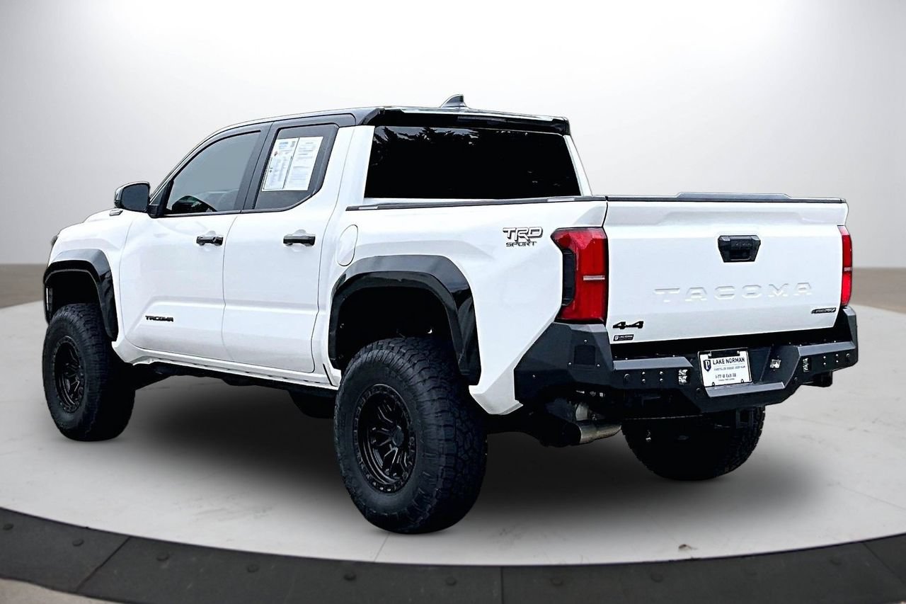 Used 2024 Toyota Tacoma TRD Sport AWD/4WD image 6