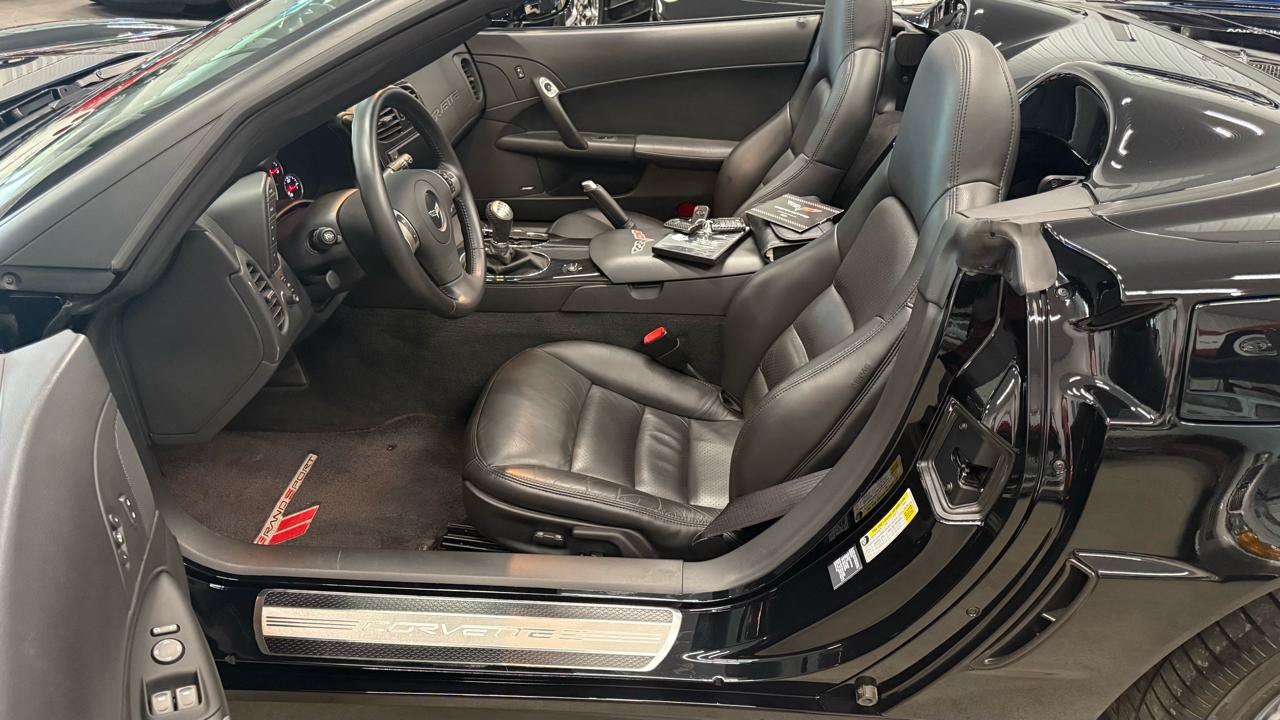 Used 2010 Chevrolet Corvette Grand Sport w/ Preferred Equipment Group RWD image 16