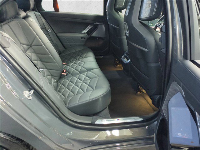 Used 2023 BMW 740i RWD image 22