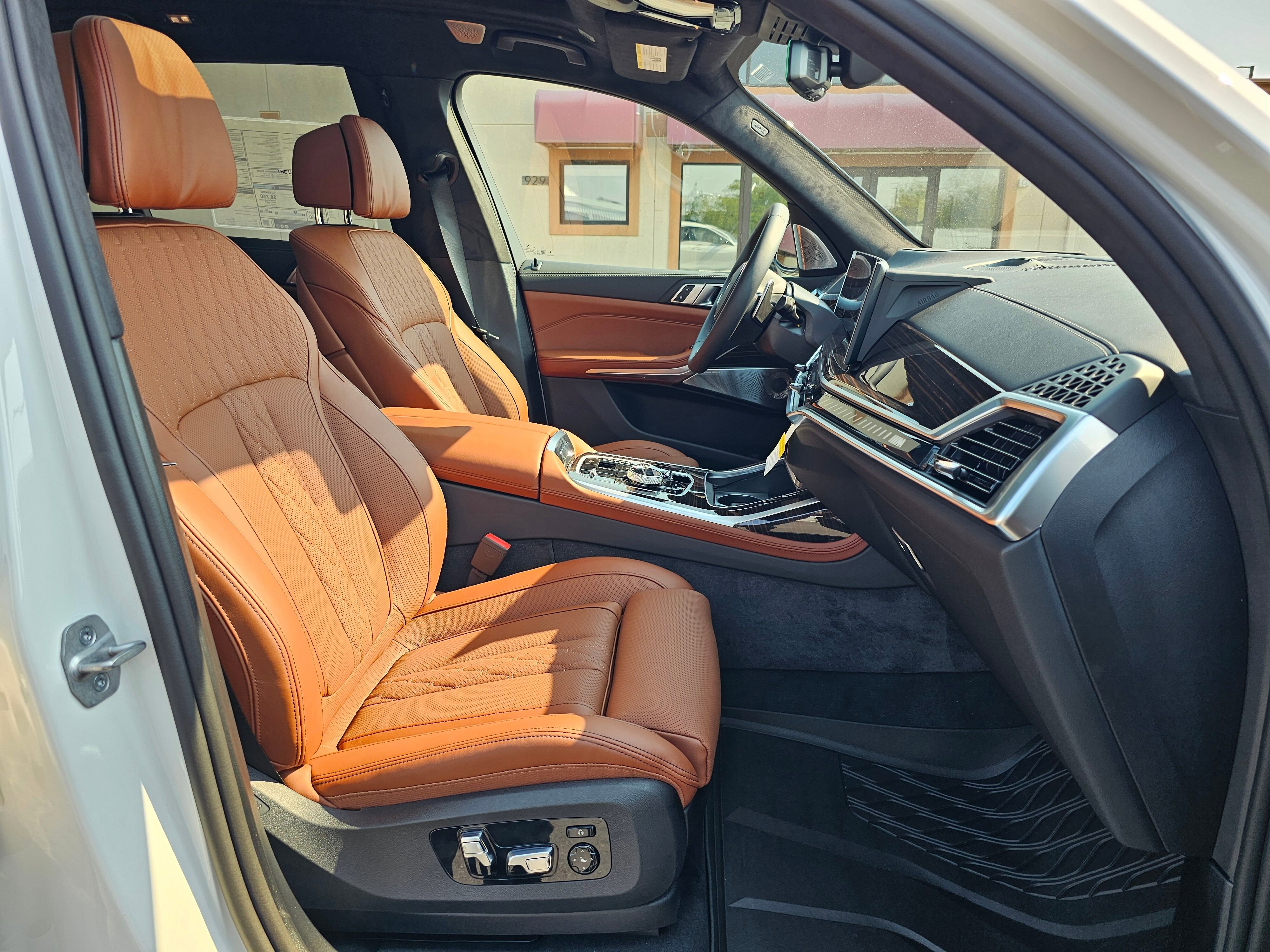 New 2026 BMW X7 M60i image 15