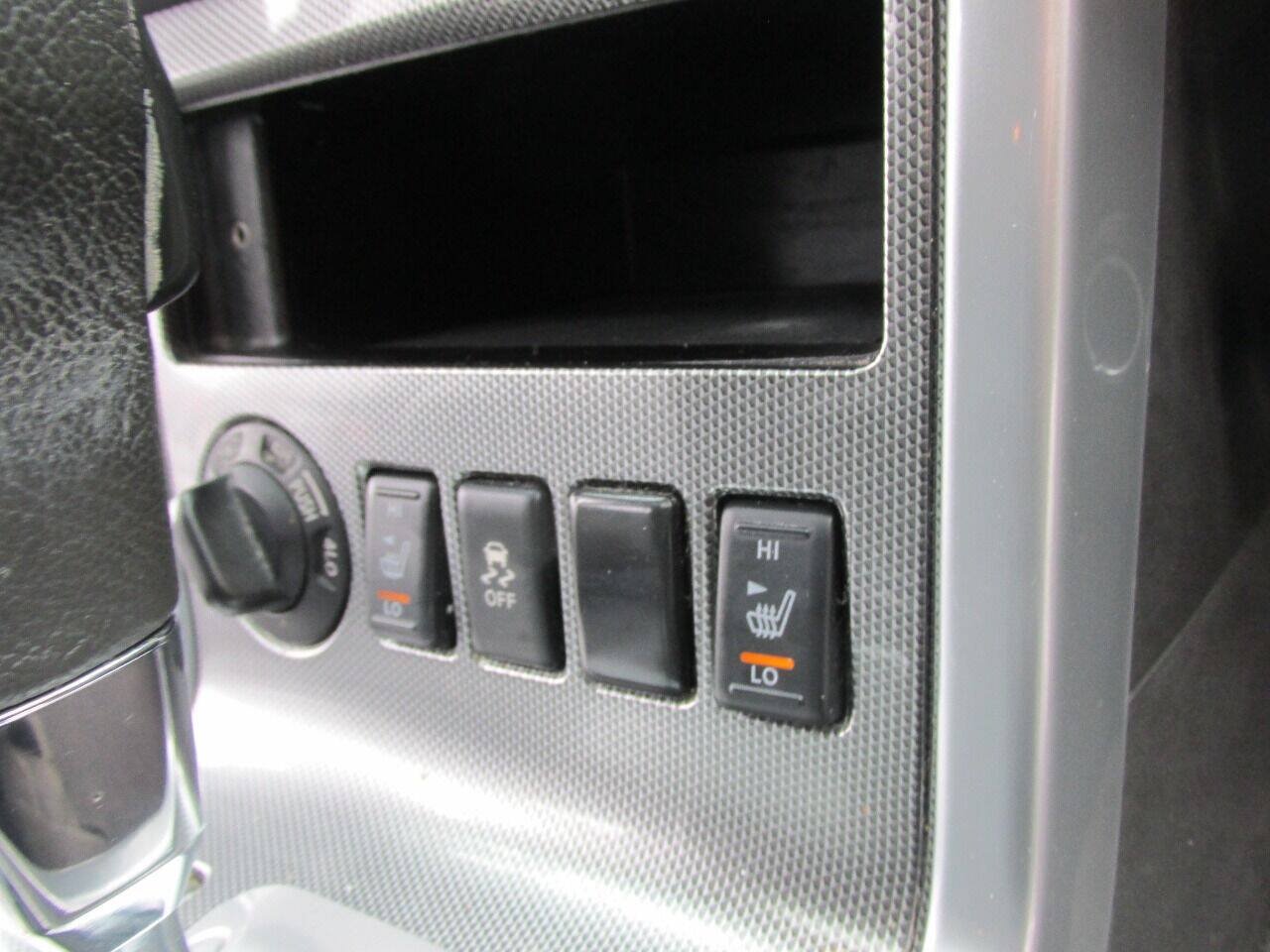 Used 2012 Nissan Pathfinder Silver w/ DVD Entertainment Pkg AWD/4WD image 24