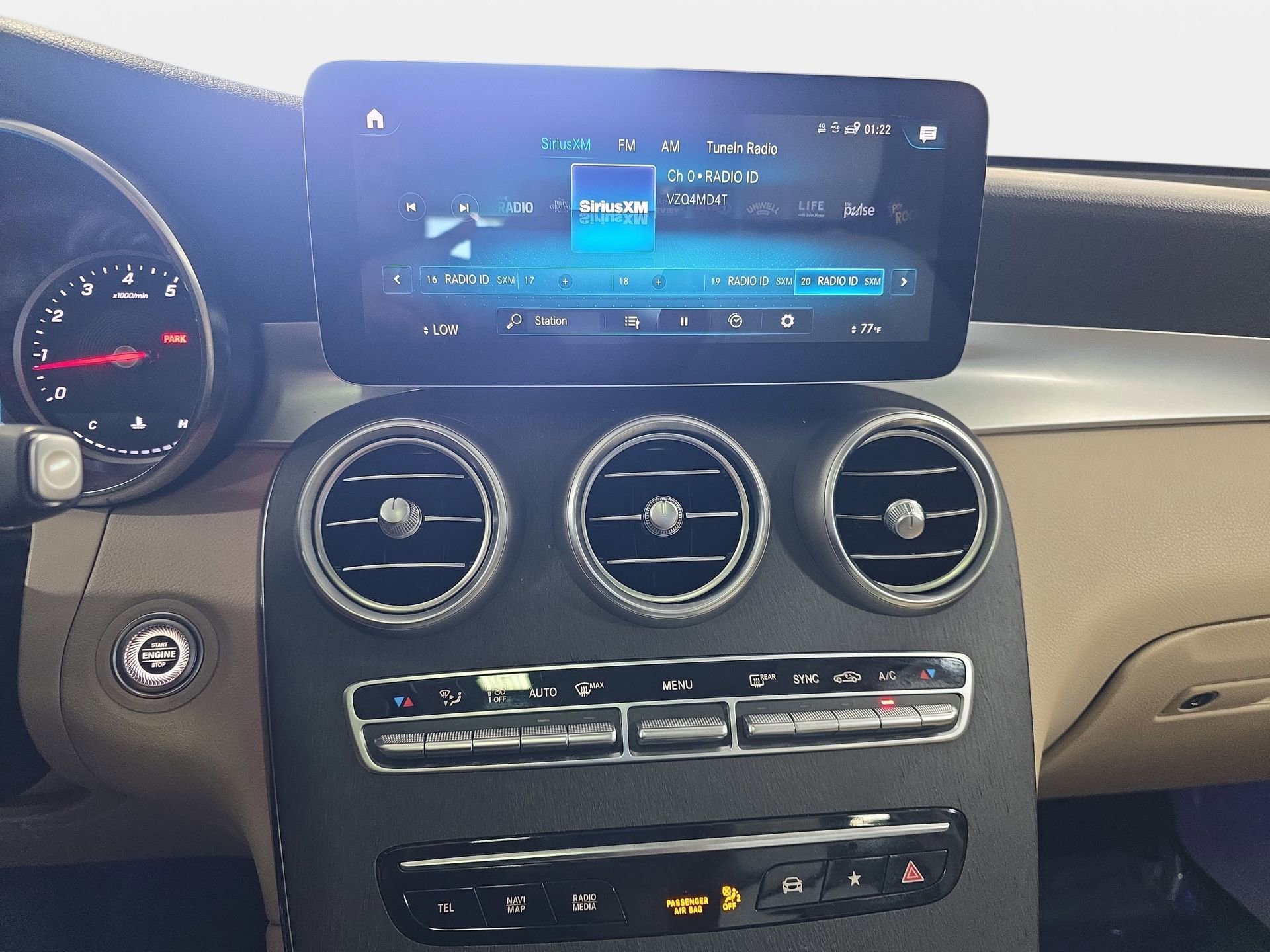 Used 2021 Mercedes-Benz GLC 300 4MATIC image 20