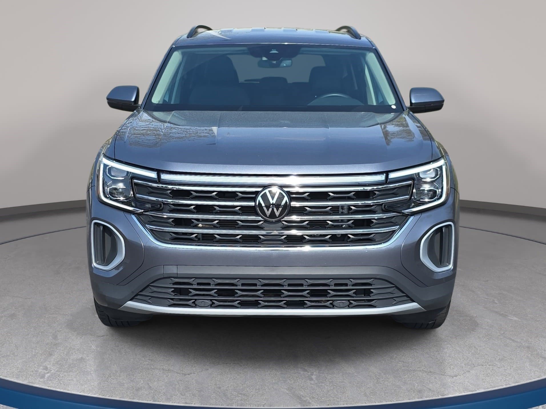 Used 2024 Volkswagen Atlas SE image 2