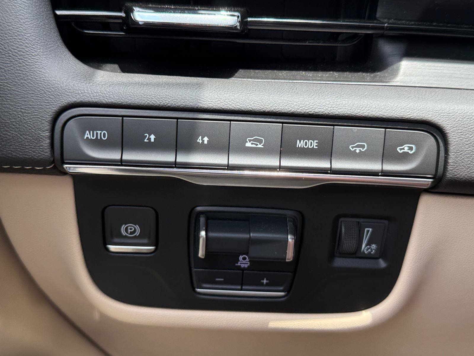 Certified 2023 Cadillac Escalade Premium Luxury w/ Performance Package AWD/4WD image 22