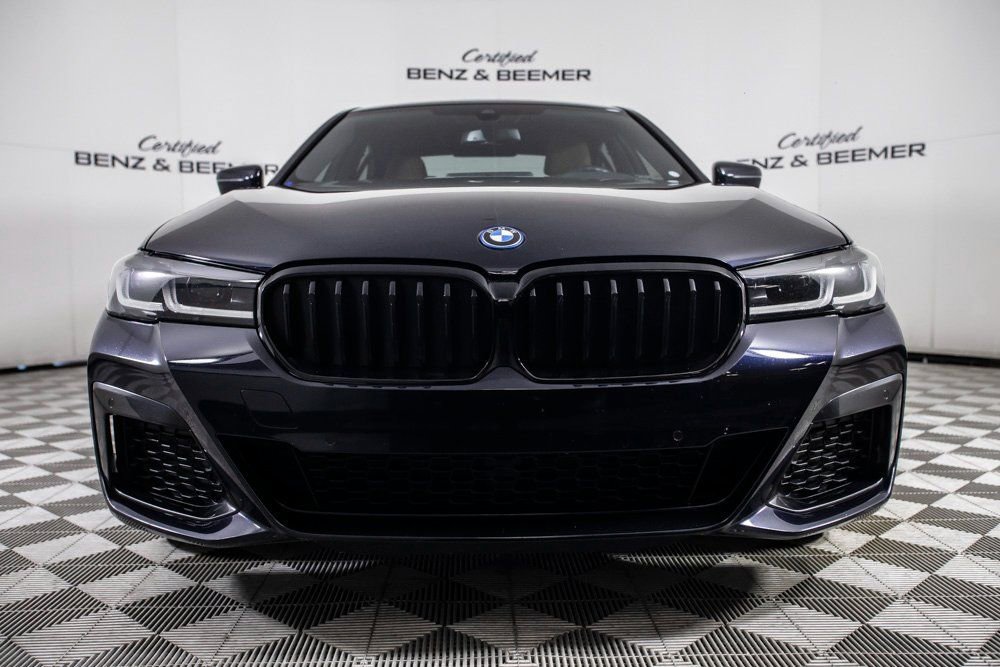 Used 2023 BMW 530e w/ M Sport Package image 5