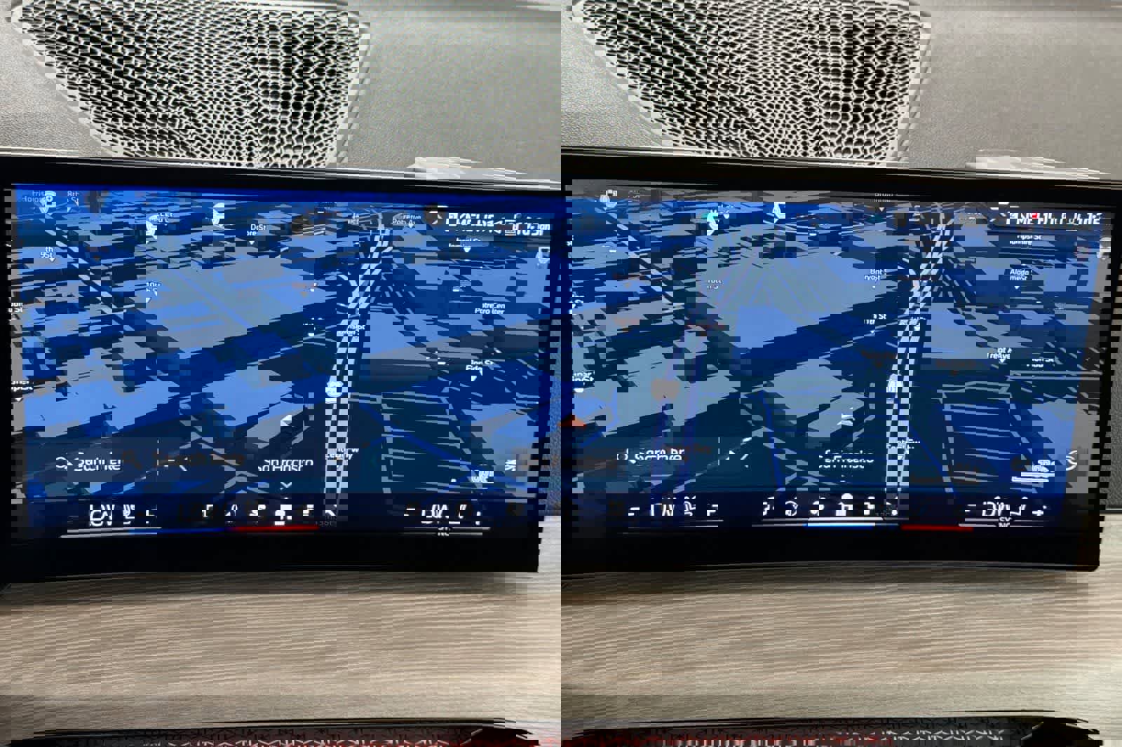 Used 2025 BMW 230i Coupe w/ Convenience Package image 18