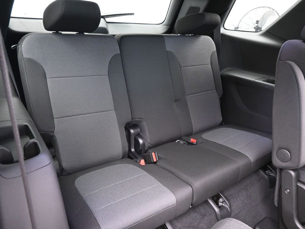 Used 2023 Chevrolet Traverse LT image 39