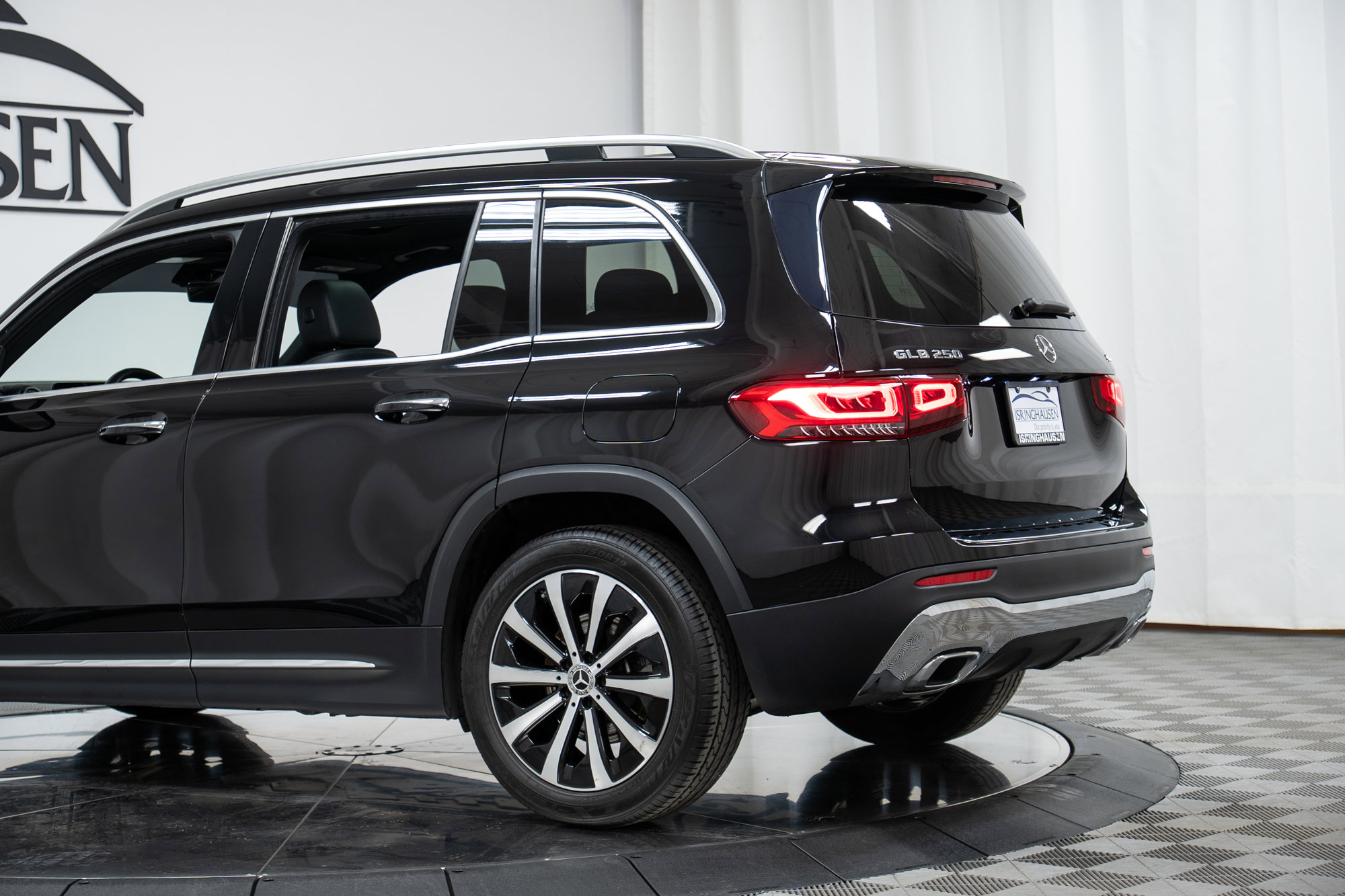 Certified 2022 Mercedes-Benz GLB 250 250 4MATIC image 29