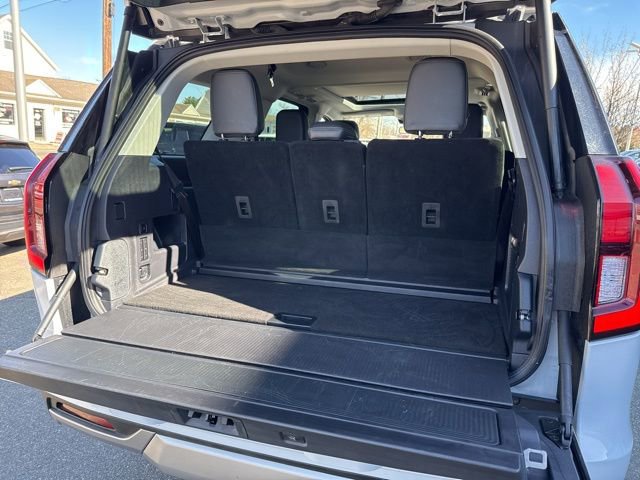 Used 2025 Ford Expedition Platinum image 12