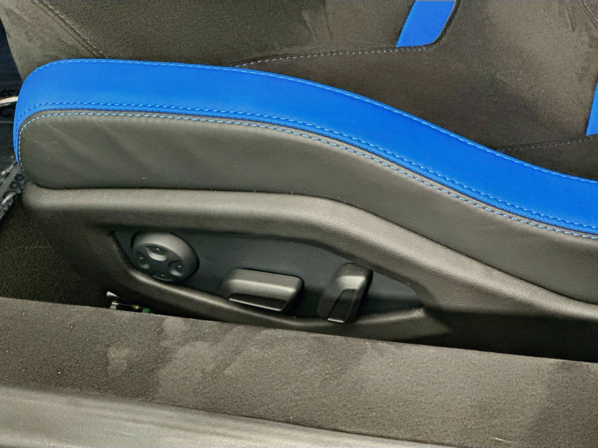 Used 2023 Lamborghini Huracan Sterrato AWD/4WD image 19