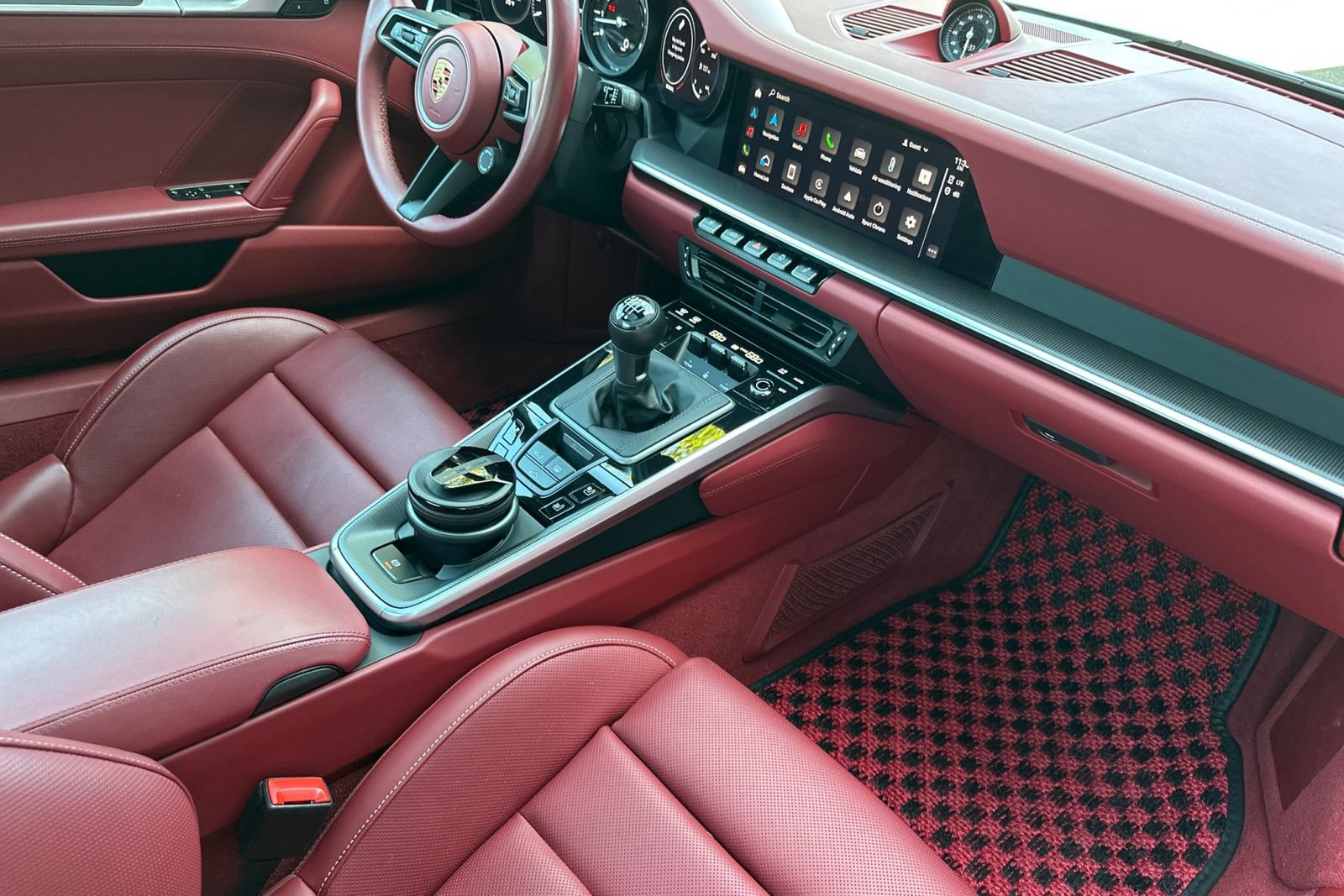Certified 2024 Porsche 911 Carrera 4S AWD/4WD image 17