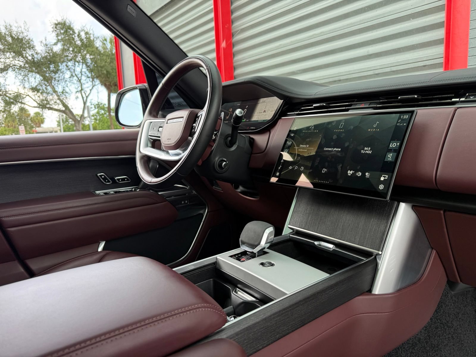 Used 2025 Land Rover Range Rover SE AWD/4WD image 31