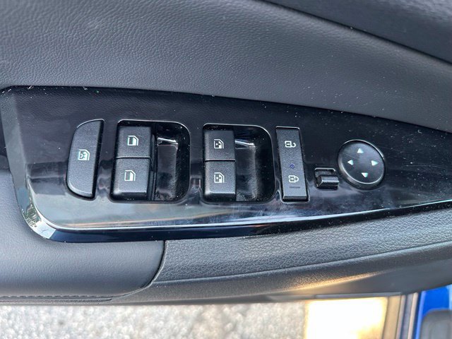 Used 2025 Kia Sportage EX FWD image 11