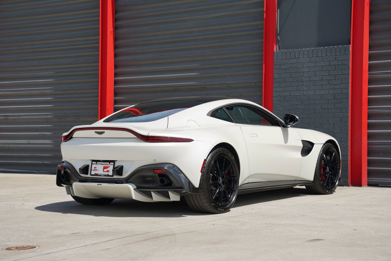 Used 2019 Aston Martin V8 Vantage Coupe image 11