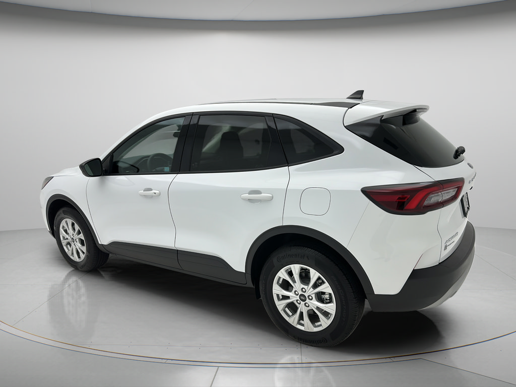 Used 2026 Ford Escape Active w/ Cold Weather Package AWD/4WD image 4