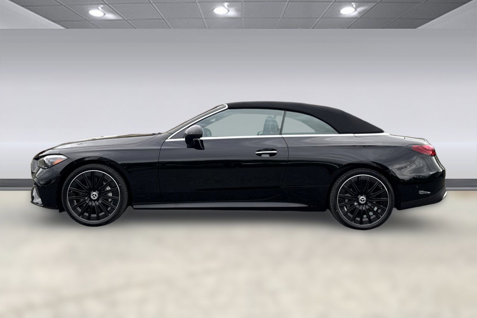 New 2026 Mercedes-Benz CLE 450 4MATIC Cabriolet image 2