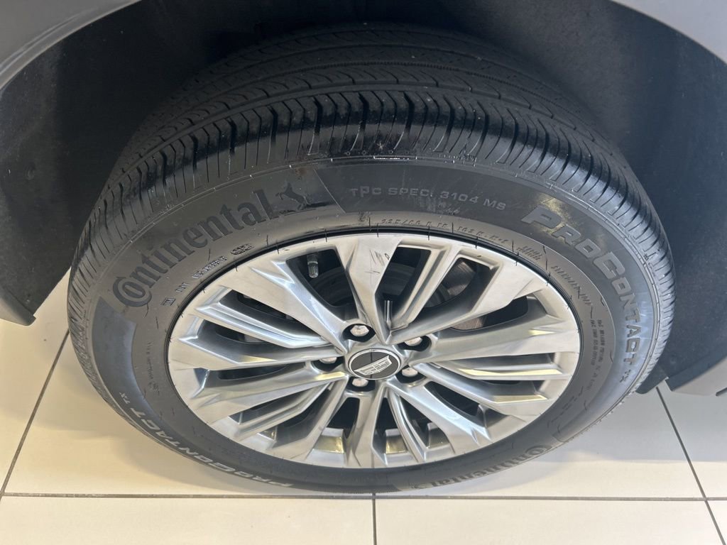 Used 2025 Cadillac XT4 Premium Luxury image 20