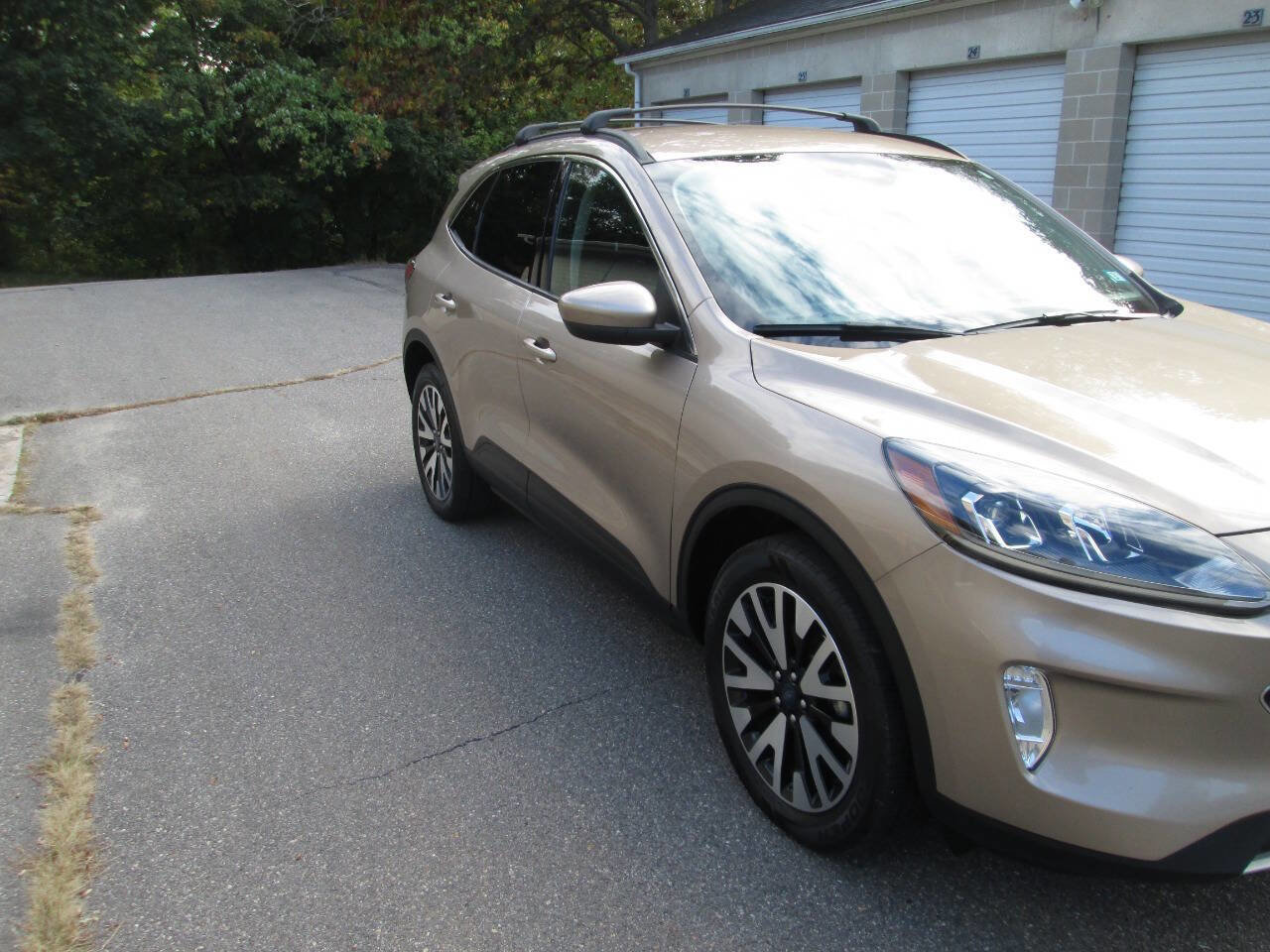 Used 2020 Ford Escape SEL image 5