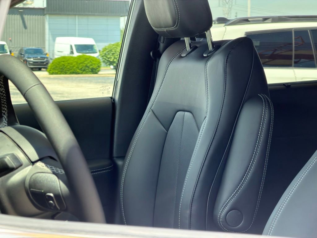 New 2027 Chrysler Pacifica Select FWD image 16