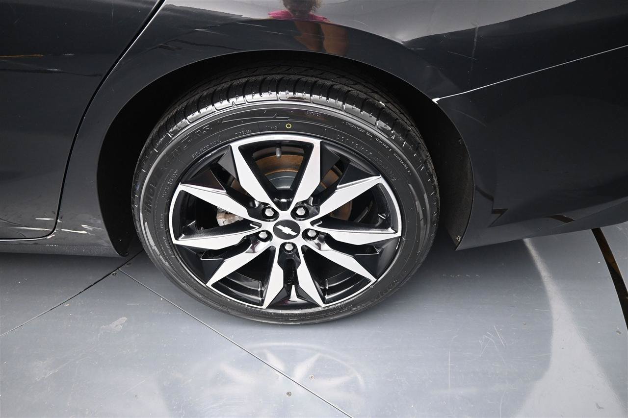 Used 2018 Chevrolet Malibu LT FWD image 18
