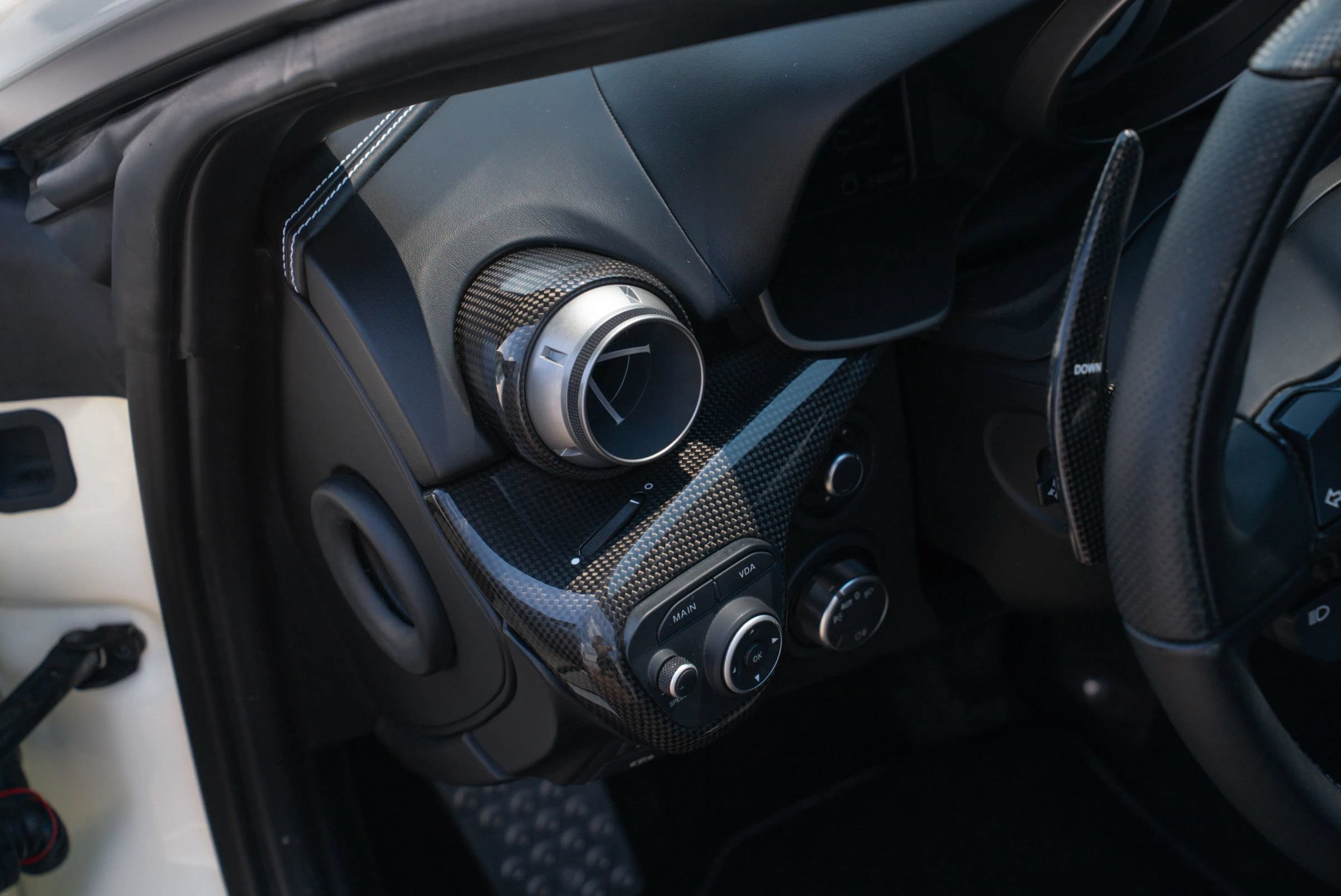Used 2015 Ferrari F12 Berlinetta RWD image 49