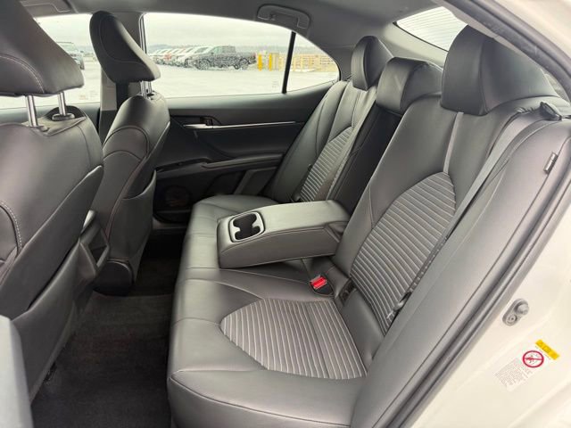 Used 2018 Toyota Camry SE image 12