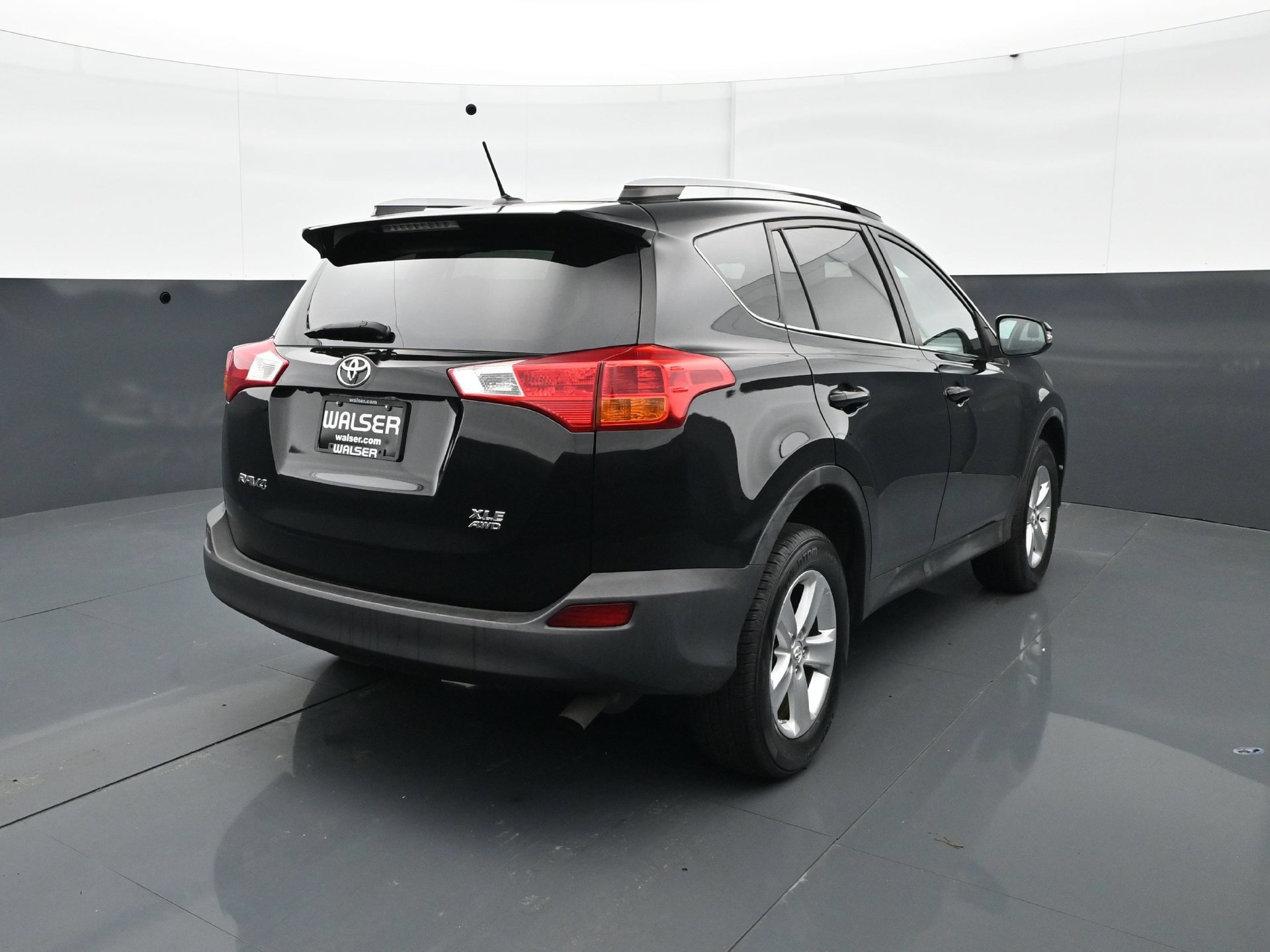 Used 2014 Toyota RAV4 XLE AWD/4WD image 6