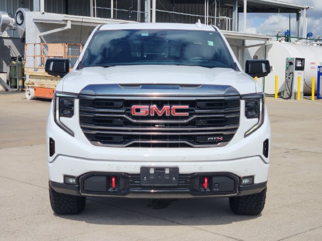 Used 2023 GMC Sierra 1500 AT4 w/ AT4 Premium Package AWD/4WD image 2