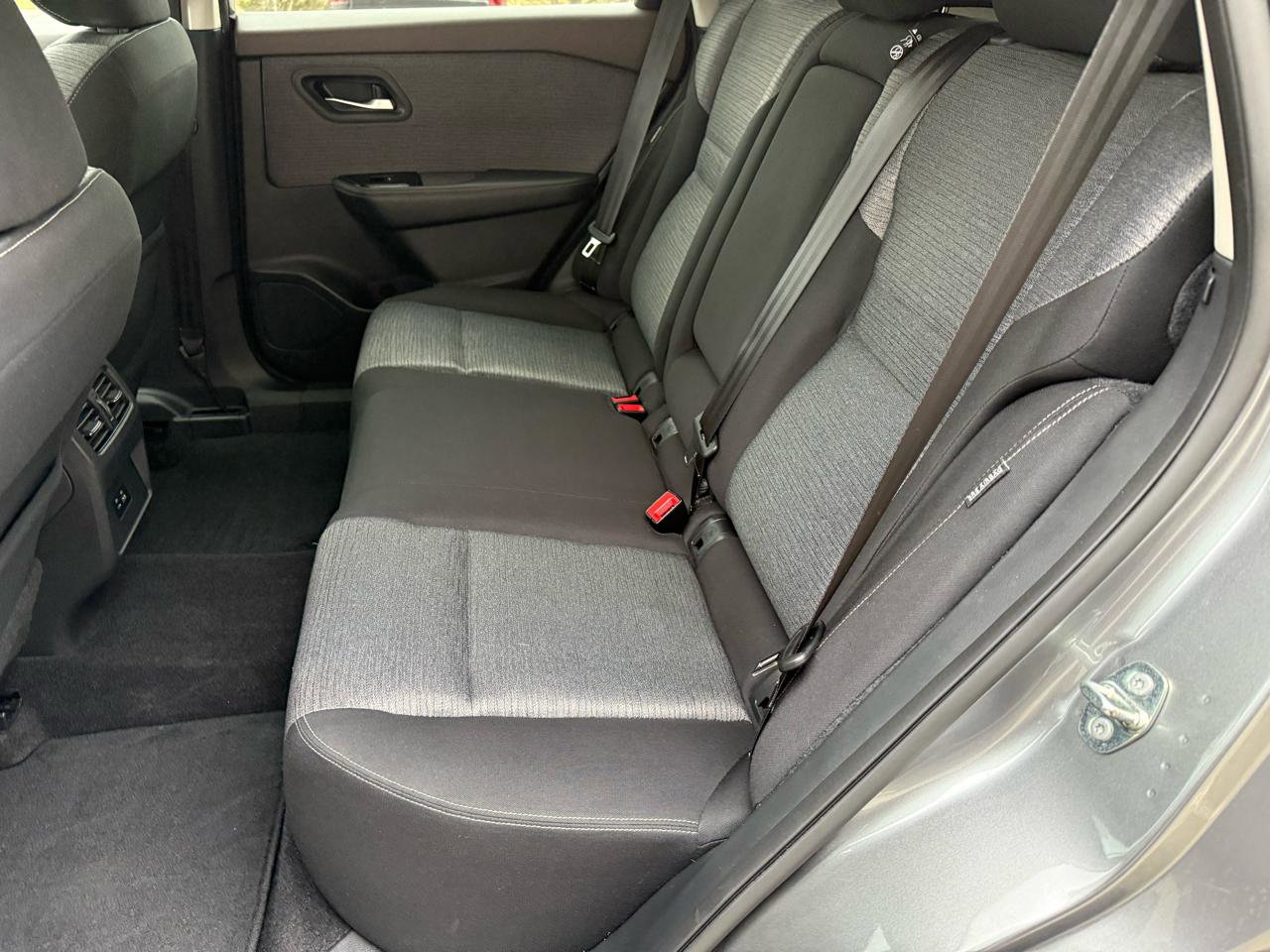 Used 2021 Nissan Rogue SV image 23