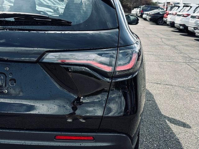 Used 2023 Honda HR-V LX image 7