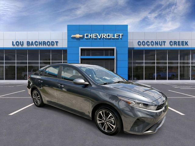 Used 2024 Kia Forte LXS FWD image 2