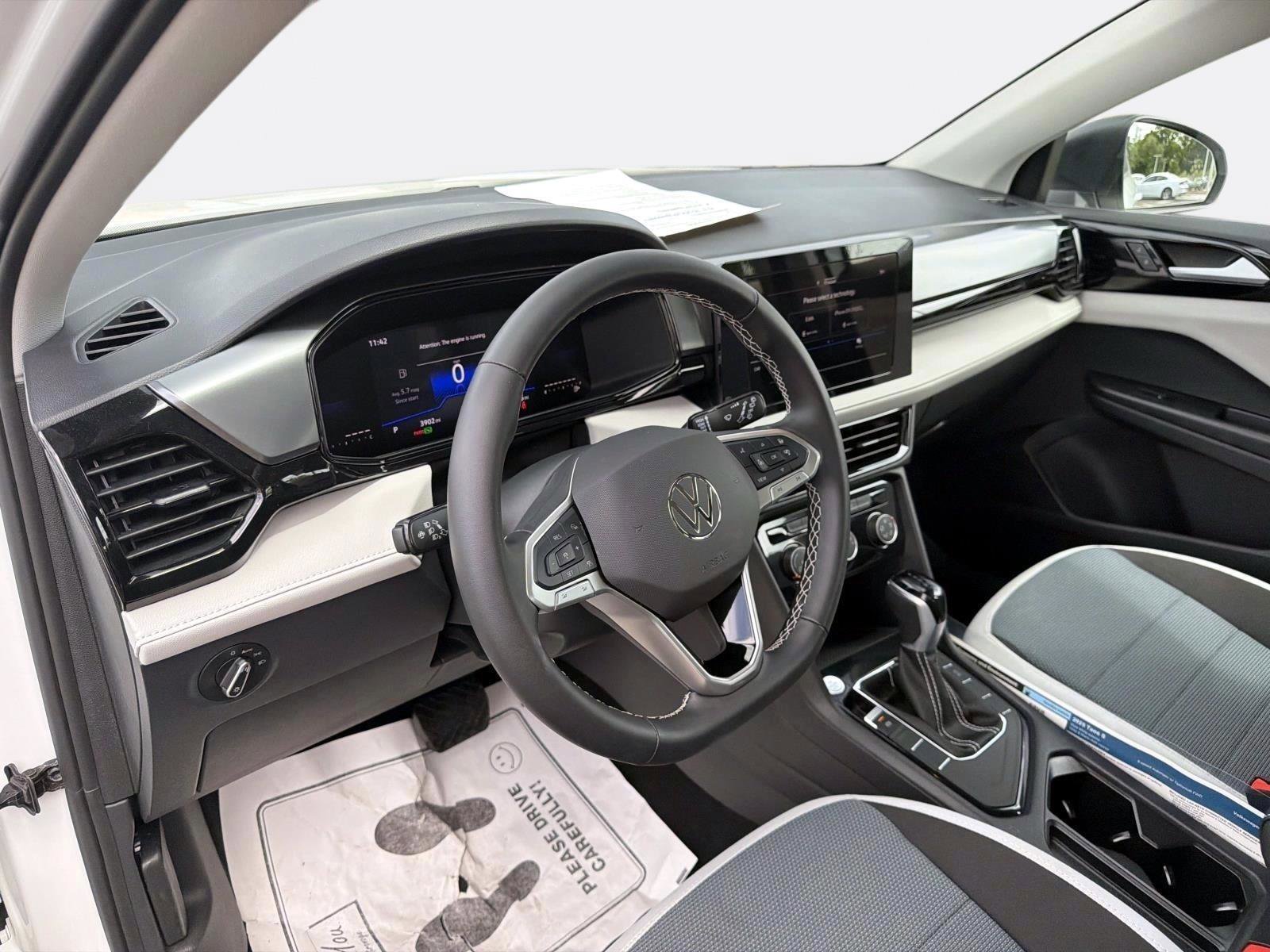 Certified 2025 Volkswagen Taos S image 17